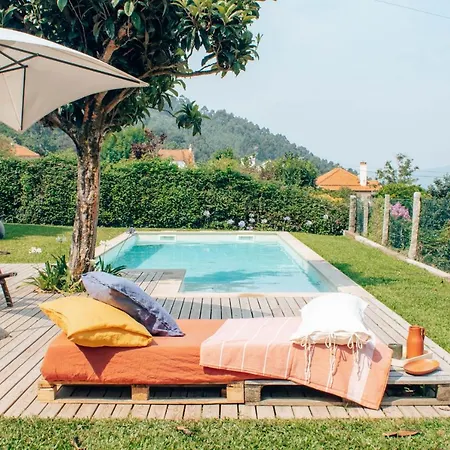 Just Like - Holly House Em Cerveira Willa